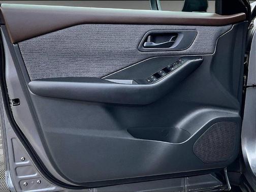 Gun Metallic 2023 Nissan Rogue S