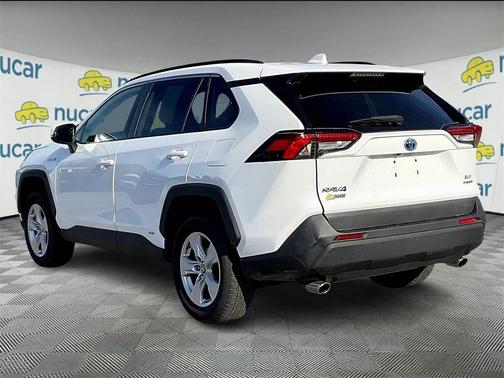 2021 Toyota RAV4 Hybrid XLE