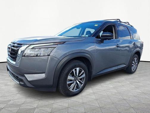 2t Gun Blk Roof 2024 Nissan Pathfinder SL