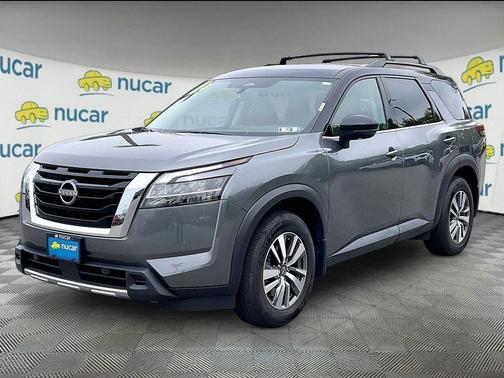 2t Gun Blk Roof 2024 Nissan Pathfinder SL