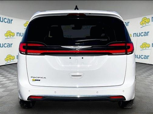 2023 Chrysler Pacifica Touring-L