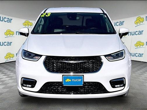 2023 Chrysler Pacifica Touring-L