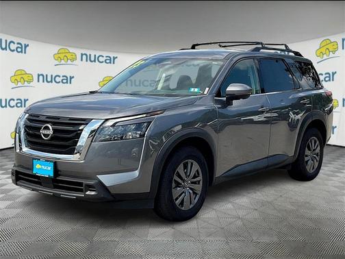2023 Nissan Pathfinder SV