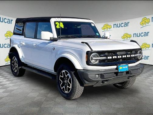 White 2024 Ford Bronco Outer Banks