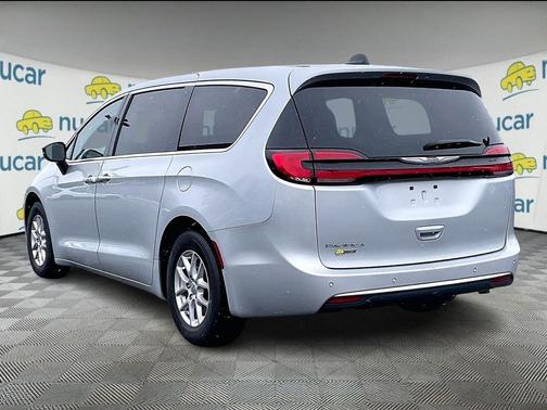 2024 Chrysler Pacifica Touring-L
