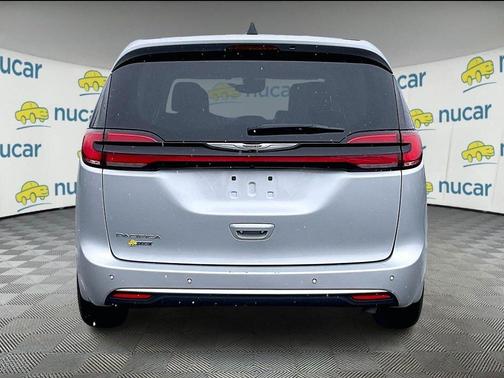 2024 Chrysler Pacifica Touring-L