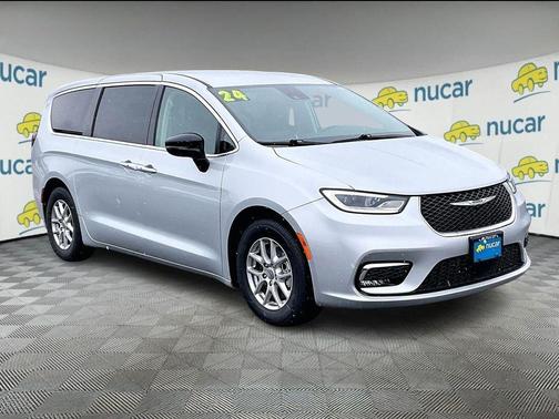 2024 Chrysler Pacifica Touring-L