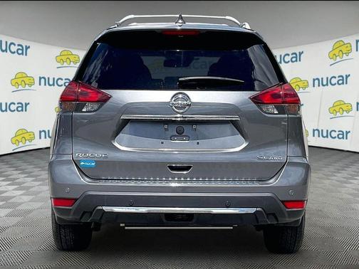 Gun Metallic 2019 Nissan Rogue SL