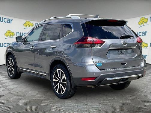 Gun Metallic 2019 Nissan Rogue SL