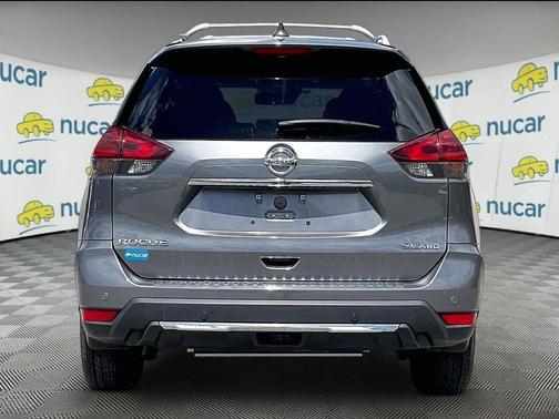 Gun Metallic 2019 Nissan Rogue SL