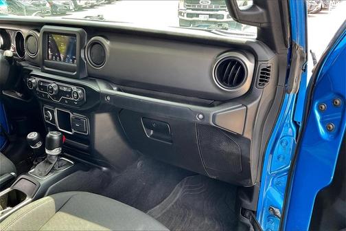 2022 Jeep Gladiator Sport