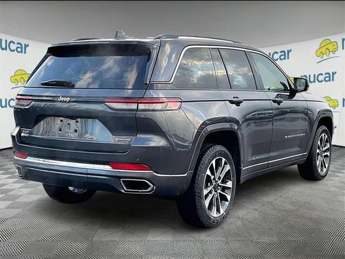 2022 Jeep Grand Cherokee Overland