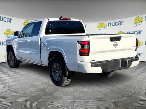 2025 Nissan Frontier SV