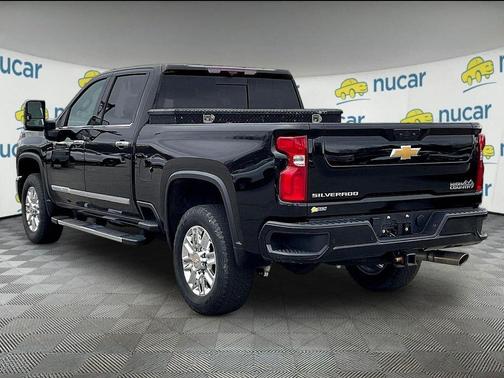 Black 2024 Chevrolet Silverado 2500 High Country