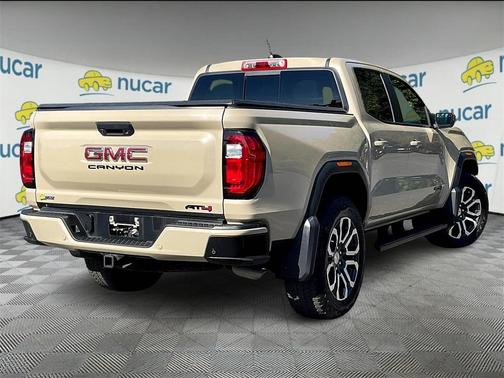 2024 GMC Canyon AT4