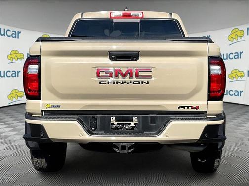 2024 GMC Canyon AT4