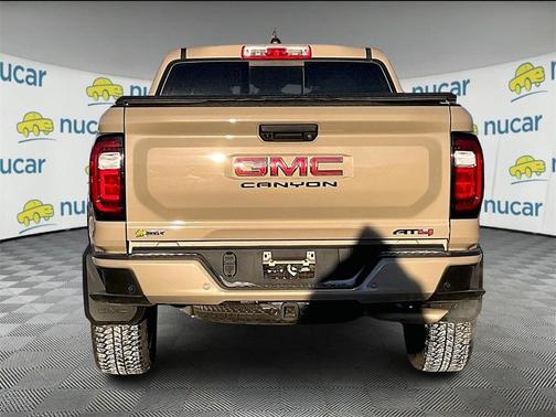 2024 GMC Canyon AT4