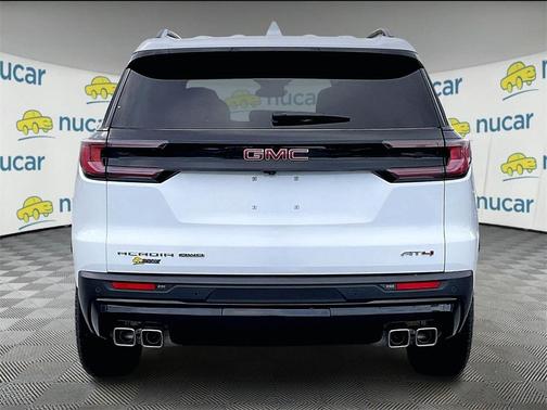 2025 GMC Acadia AT4
