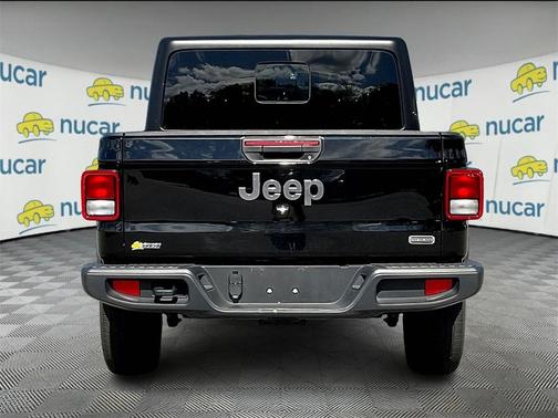 2023 Jeep Gladiator Overland