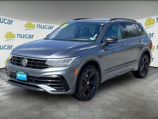 Platinum Gray Metallic 2023 Volkswagen Tiguan 2.0T SE R-Line Black