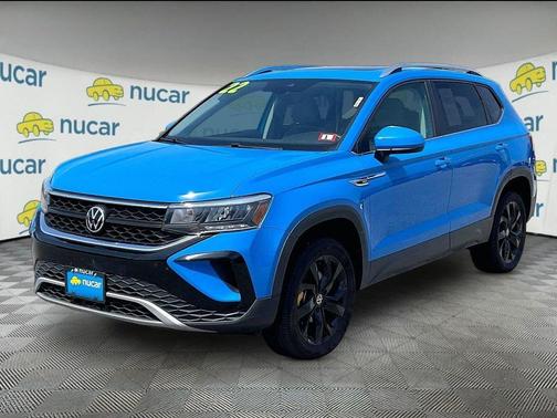 Cornflower Blue 2022 Volkswagen Taos 1.5T SE