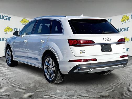 2023 Audi Q7 55 Premium Plus