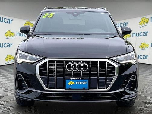 Mythos Black Metallic 2025 Audi Q3 45 S line Premium