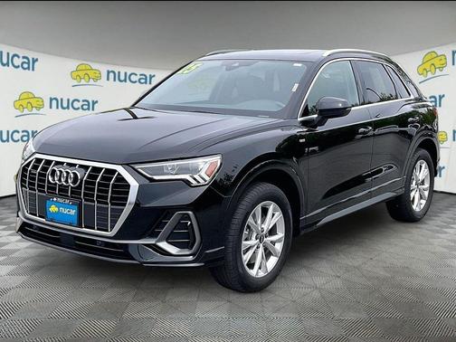 Mythos Black Metallic 2025 Audi Q3 45 S line Premium