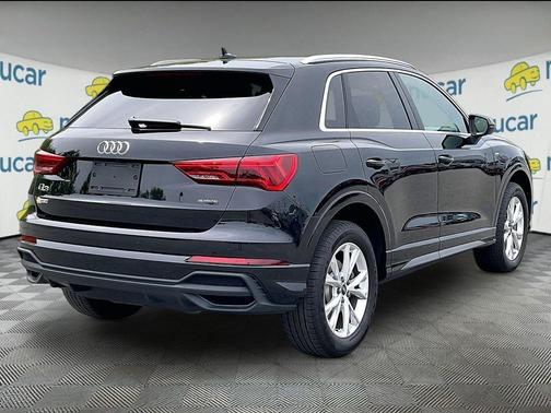 Mythos Black Metallic 2025 Audi Q3 45 S line Premium