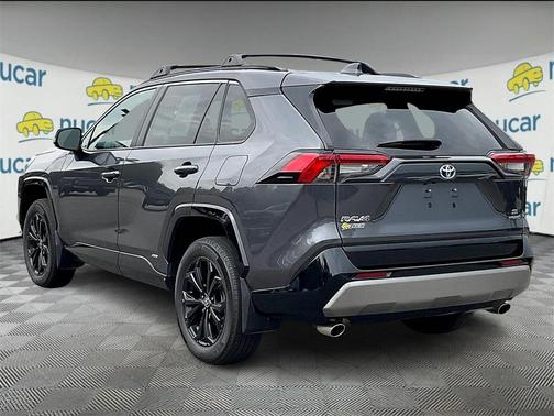 2022 Toyota RAV4 Hybrid SE