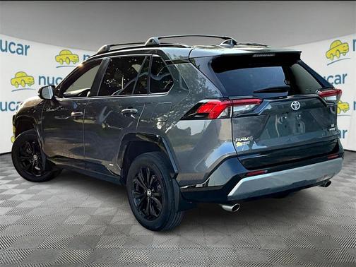 2022 Toyota RAV4 Hybrid SE