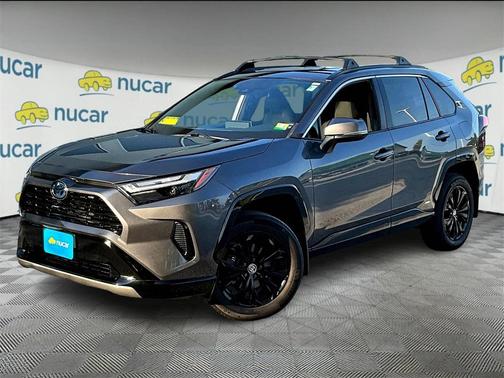 2022 Toyota RAV4 Hybrid SE