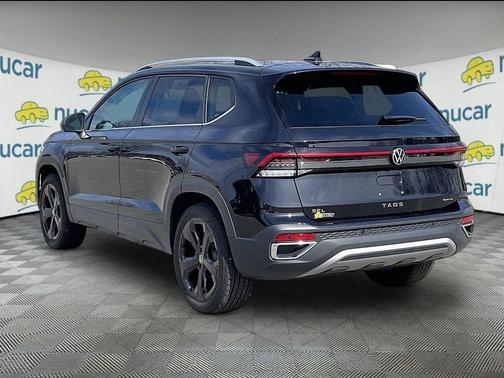 Deep Black Pearl Effect 2025 Volkswagen Taos 1.5T SEL