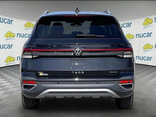 Deep Black Pearl Effect 2025 Volkswagen Taos 1.5T SEL