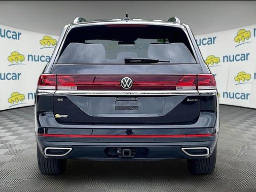 Deep Black Pearl Effect 2026 Volkswagen Atlas 2.0T SE w/Technology