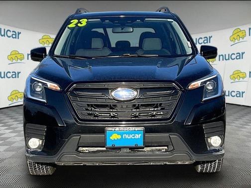 Crystal Black Silica 2023 Subaru Forester Premium