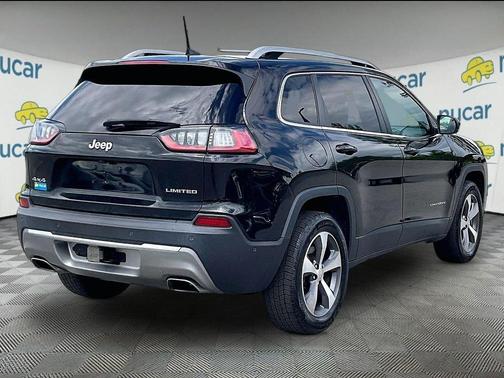 Black 2021 Jeep Cherokee Limited