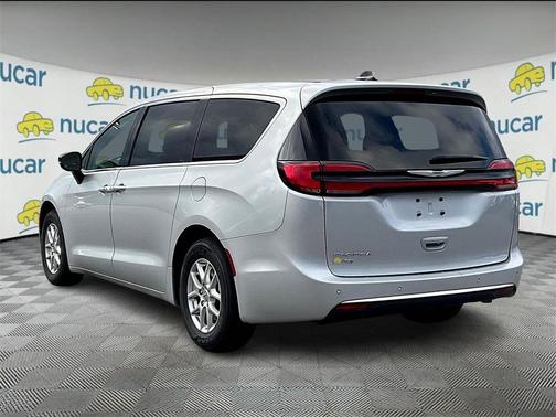 2024 Chrysler Pacifica Touring-L