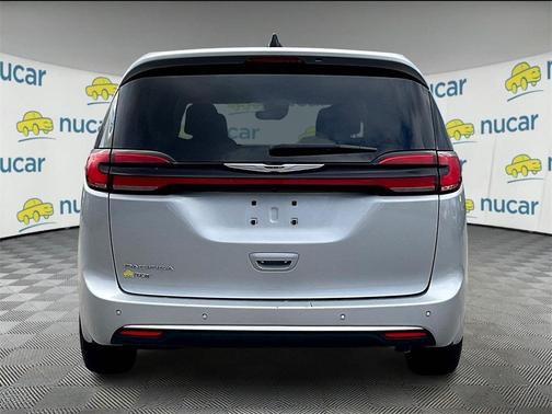 2024 Chrysler Pacifica Touring-L