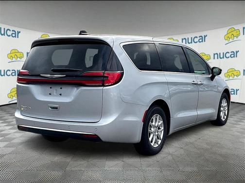 2024 Chrysler Pacifica Touring-L