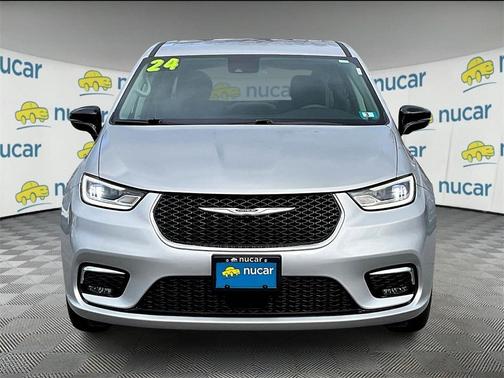 2024 Chrysler Pacifica Touring-L