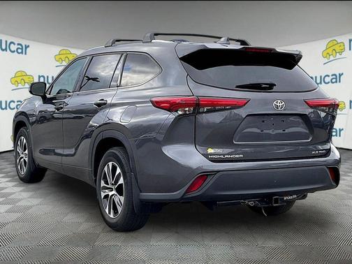 Gray 2021 Toyota Highlander XLE