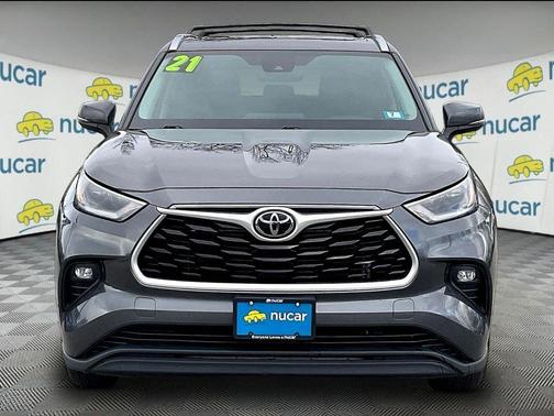 Gray 2021 Toyota Highlander XLE