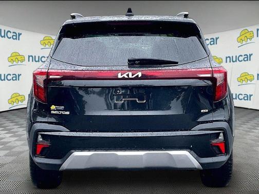Black 2024 Kia Seltos SX