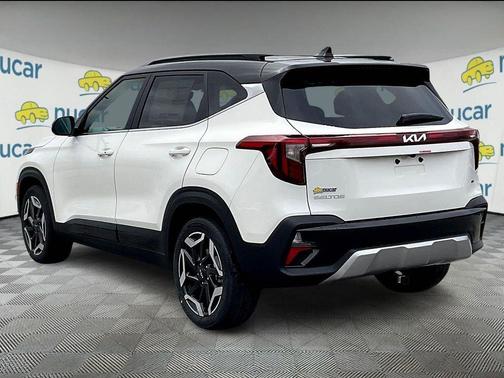 White 2026 Kia Seltos SX