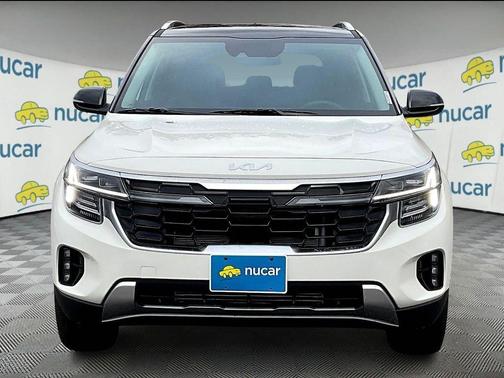 White 2026 Kia Seltos SX