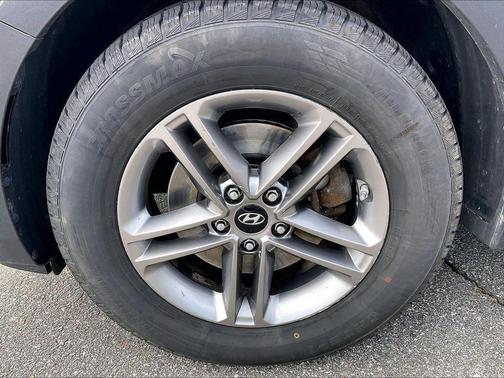 Mineral Gray 2017 Hyundai Santa Fe Sport 2.4L