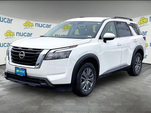 2025 Nissan Pathfinder SV