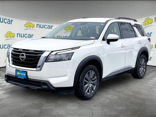 2025 Nissan Pathfinder SV