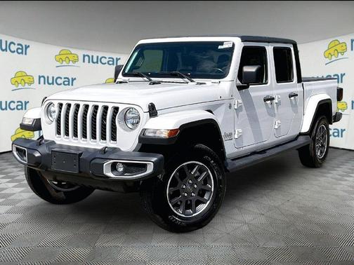 White 2022 Jeep Gladiator Overland